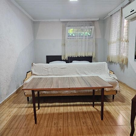 Guest House 2 Floor Batoemi Buitenkant foto