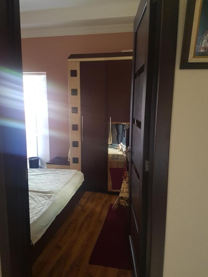 Guest House 2 Floor Batoemi Buitenkant foto