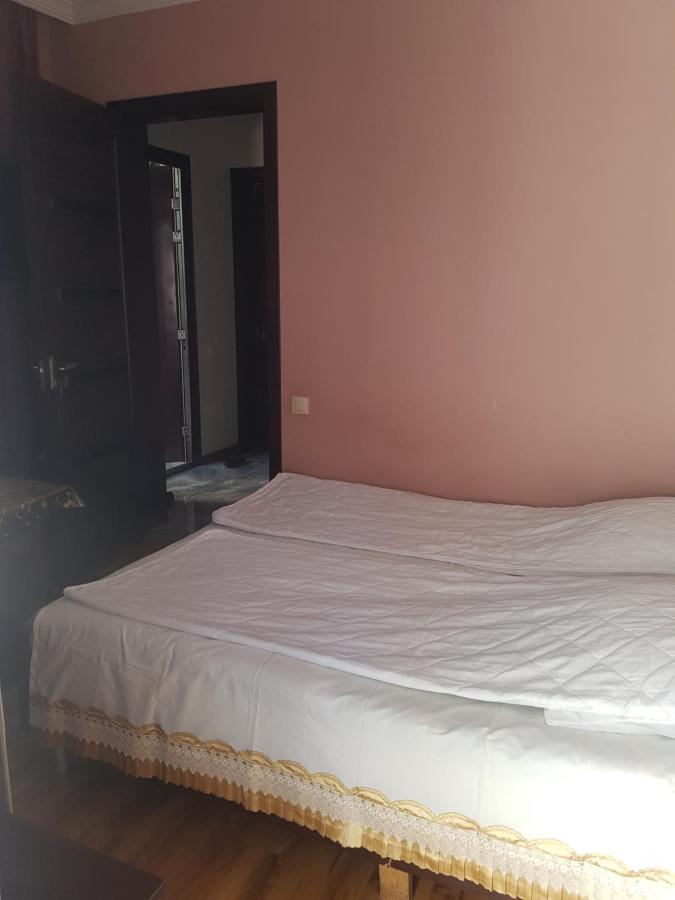 Guest House 2 Floor Batoemi Buitenkant foto
