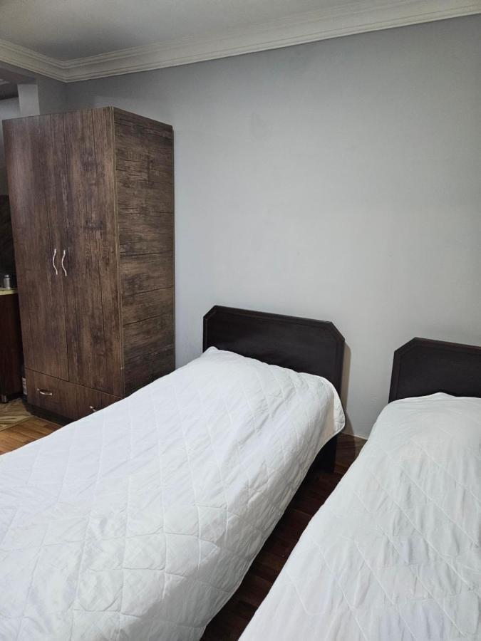 Guest House 2 Floor Batoemi Buitenkant foto