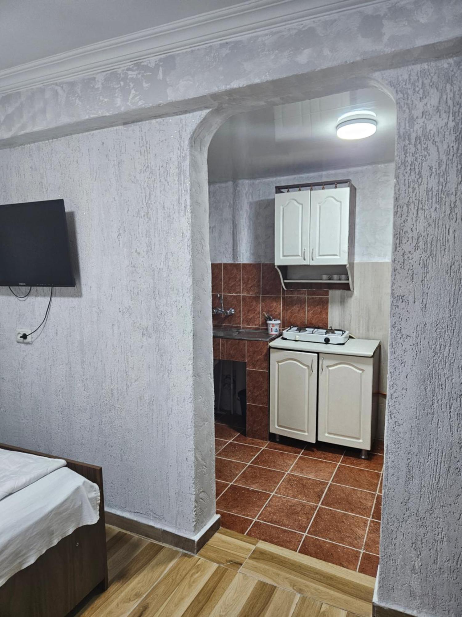 Guest House 2 Floor Batoemi Buitenkant foto