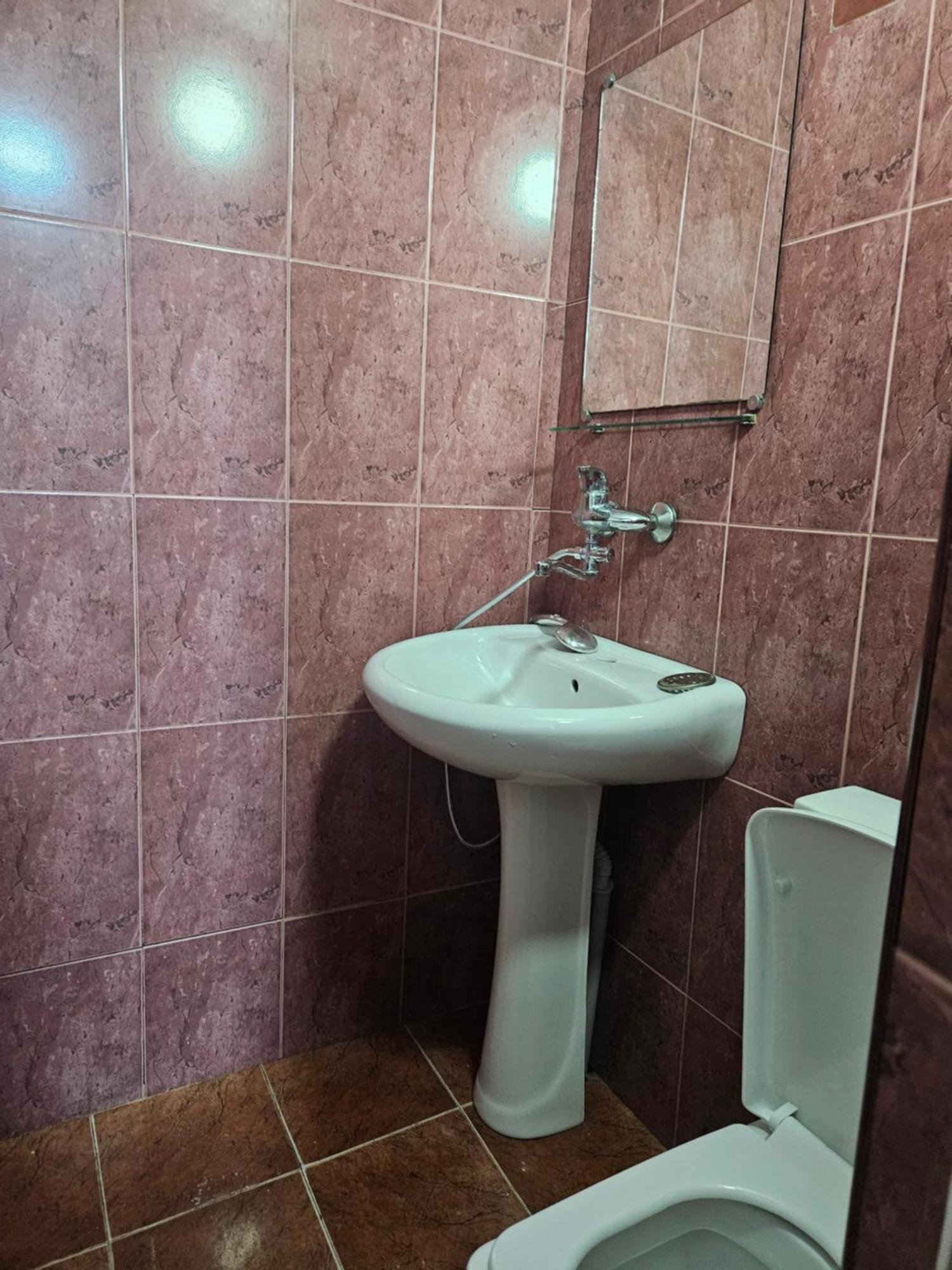 Guest House 2 Floor Batoemi Buitenkant foto