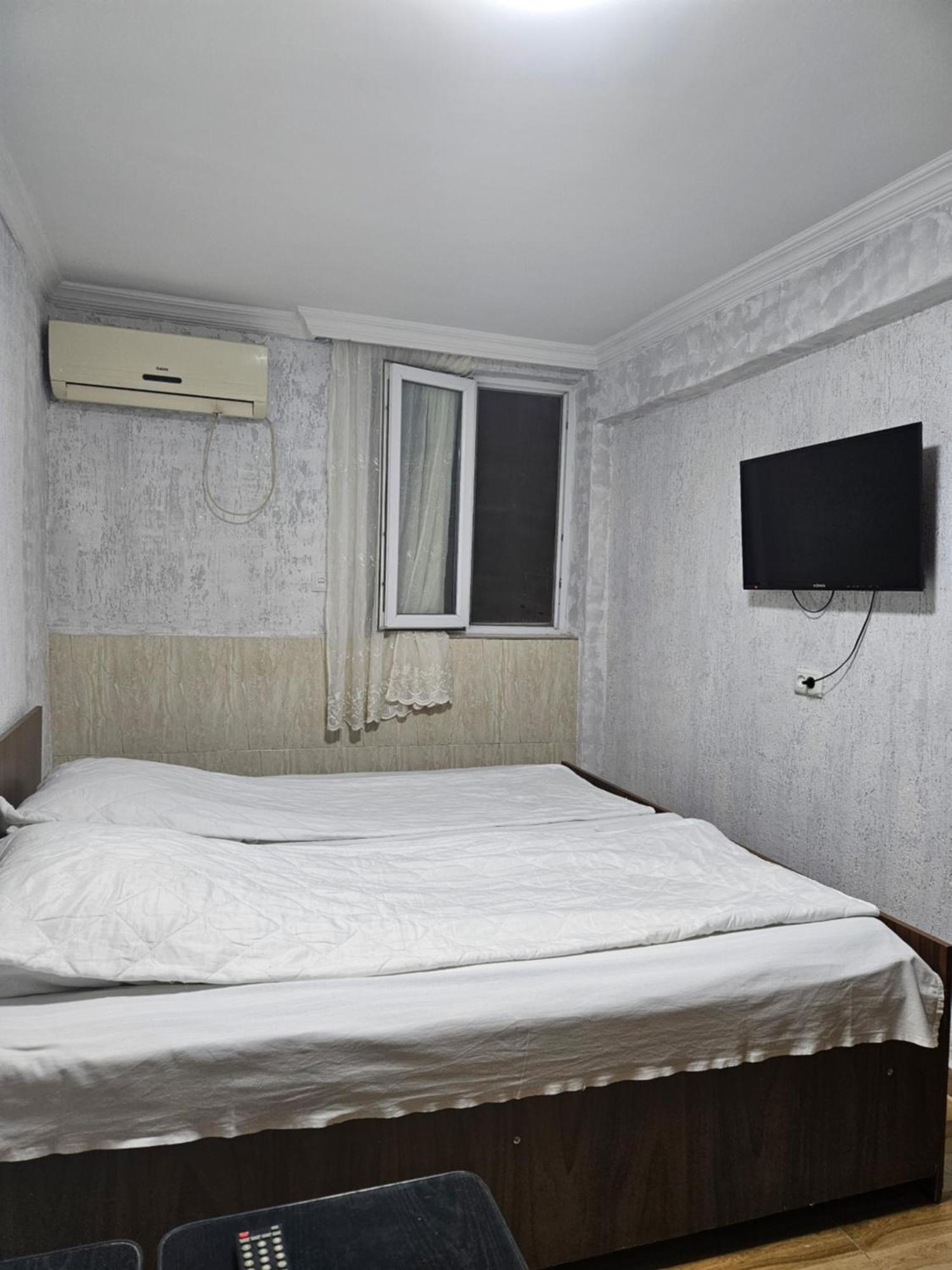 Guest House 2 Floor Batoemi Buitenkant foto