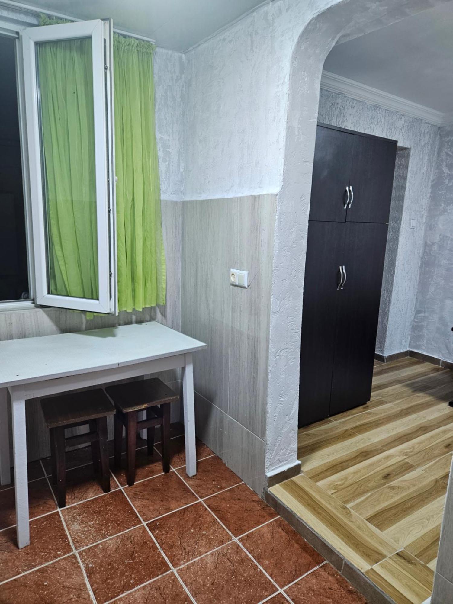 Guest House 2 Floor Batoemi Buitenkant foto