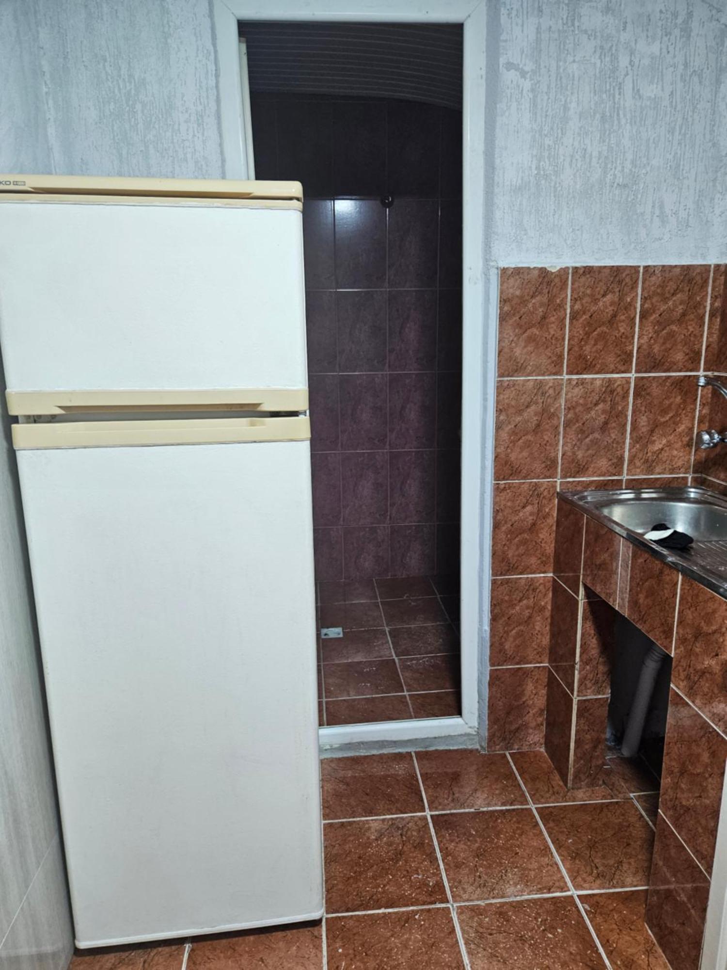 Guest House 2 Floor Batoemi Buitenkant foto