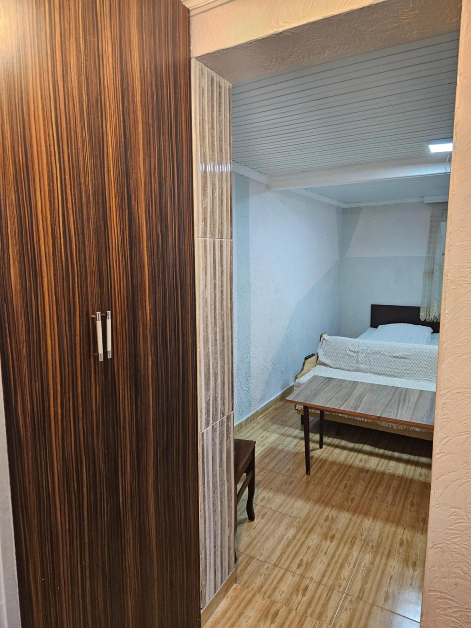 Guest House 2 Floor Batoemi Buitenkant foto