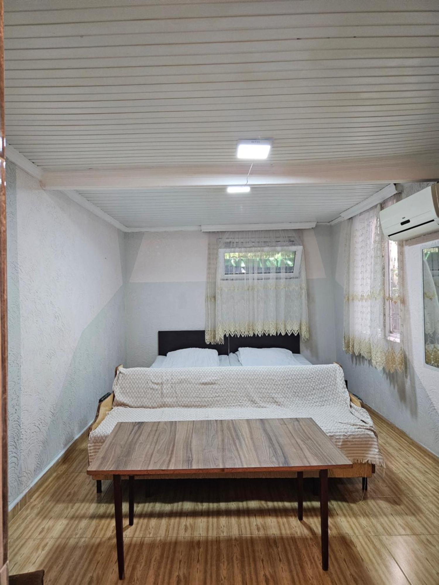 Guest House 2 Floor Batoemi Buitenkant foto