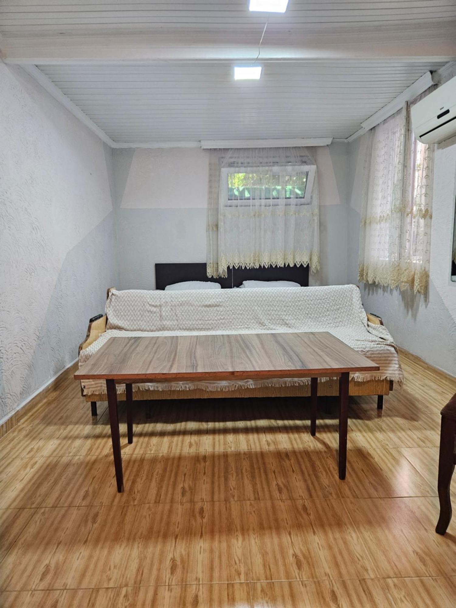Guest House 2 Floor Batoemi Buitenkant foto