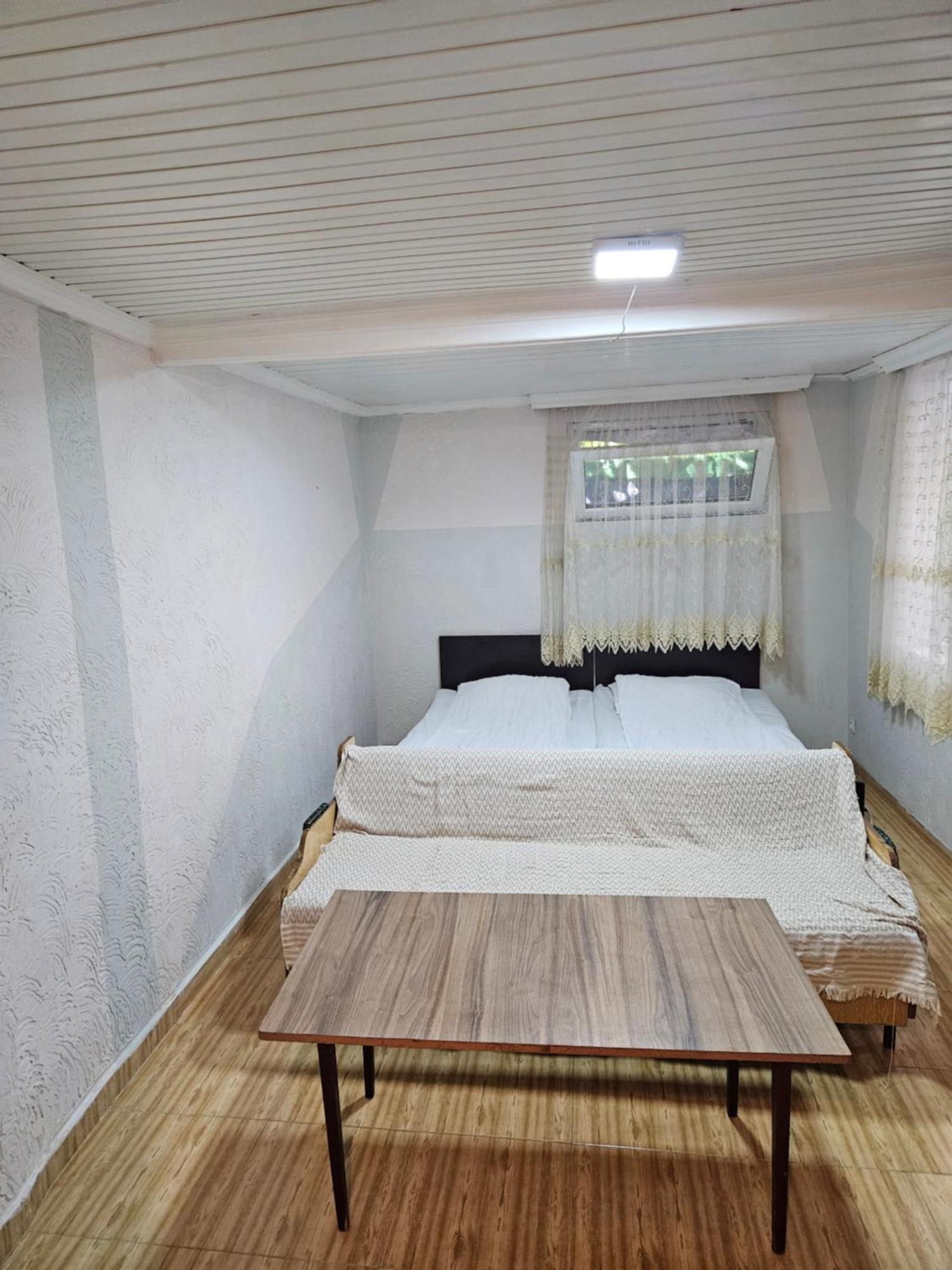 Guest House 2 Floor Batoemi Buitenkant foto